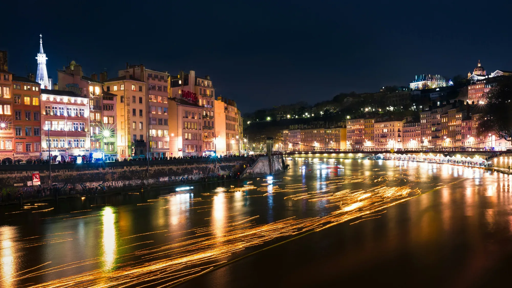 Quais illuminés