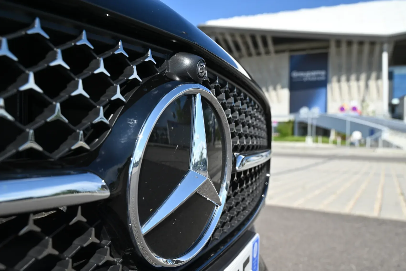 Détail de la calandre et de l'étoile Mercedes