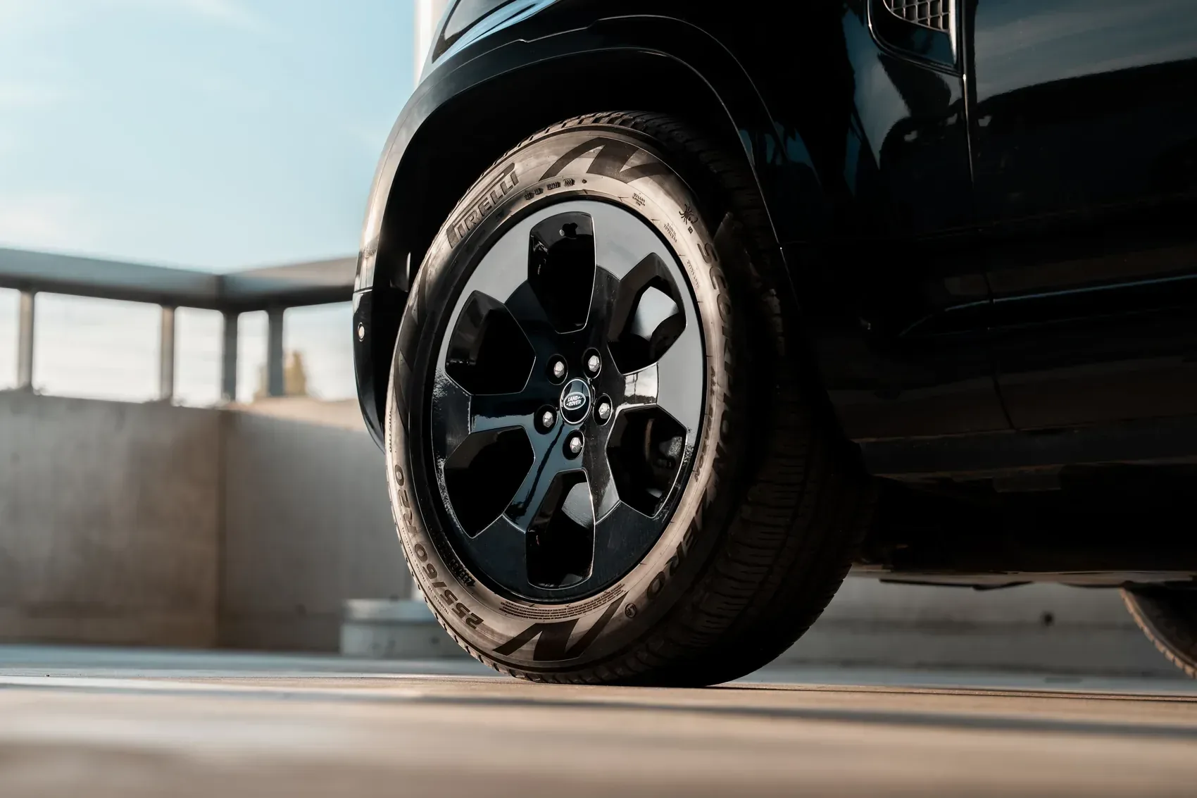 Detail of the wheel and tyre