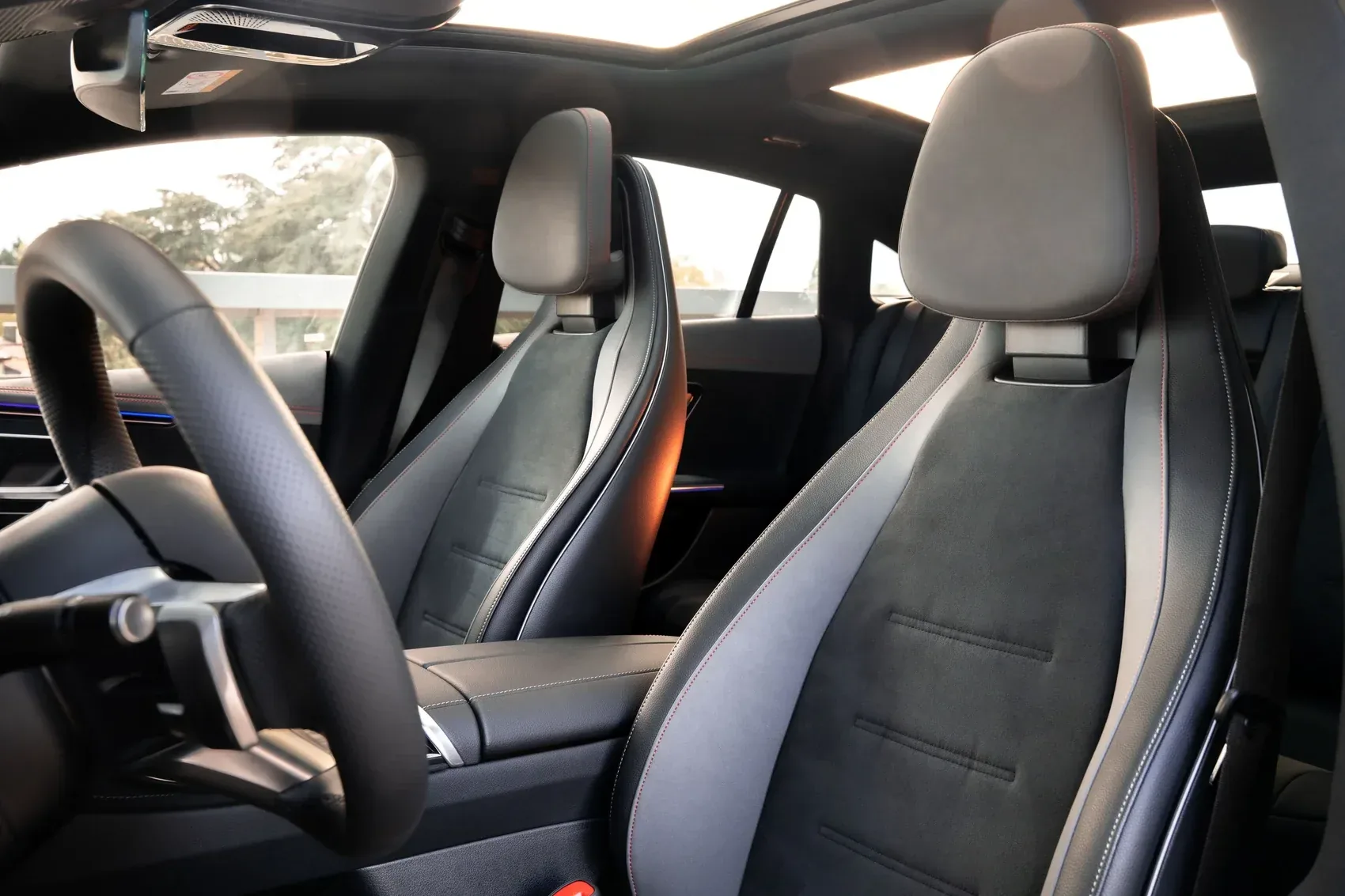 Front seats and panoramic sunroof