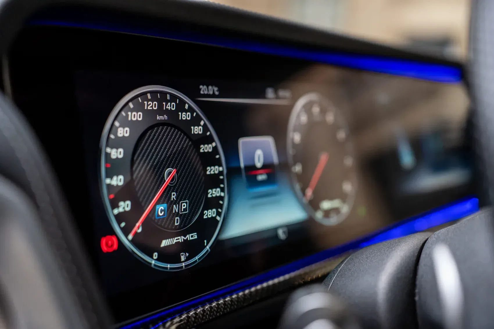 Compteur de vitesse AMG en gros plan