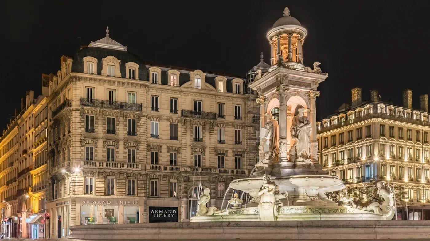 Fête des Lumières, fontaine des Jacobins, Noctis Concierge